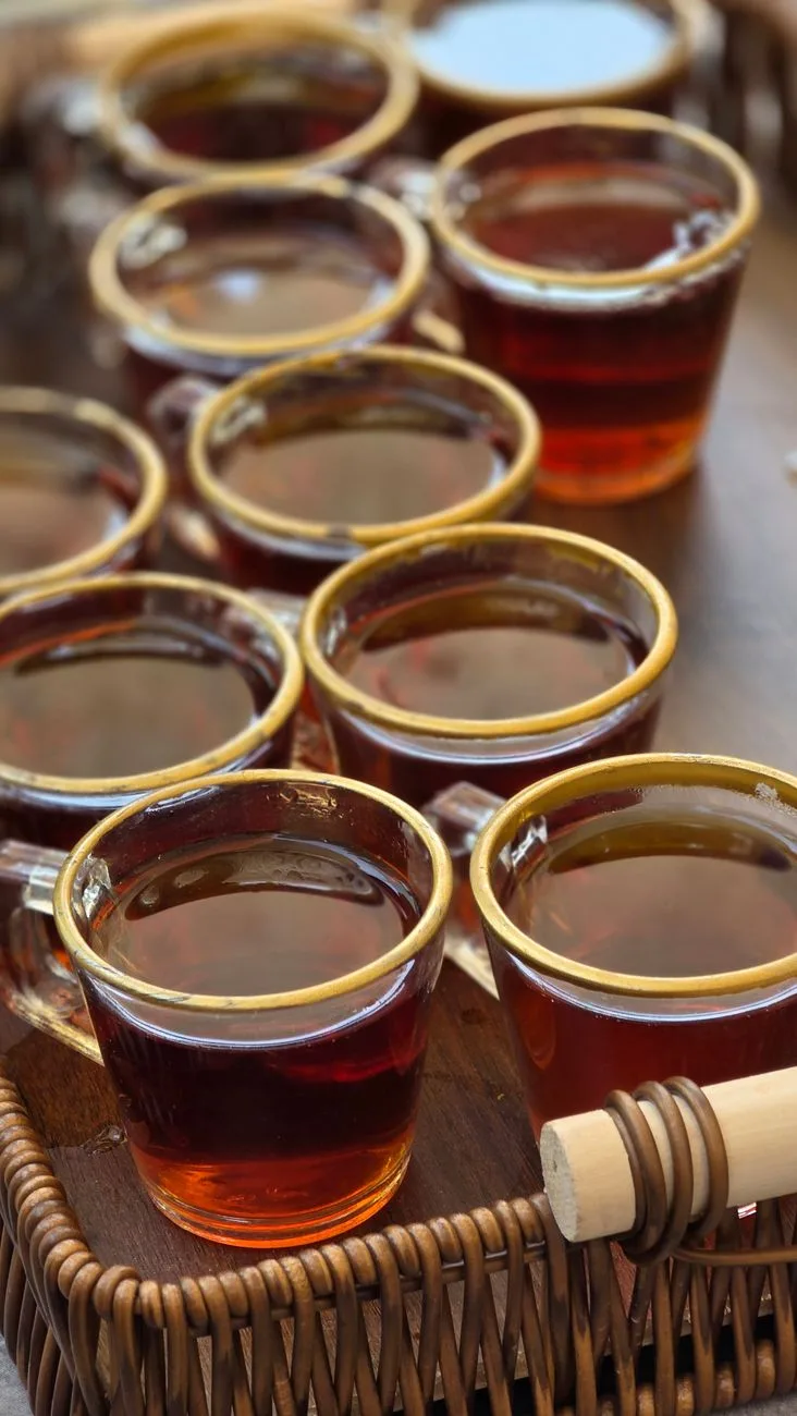 Bir fincan siyah çay